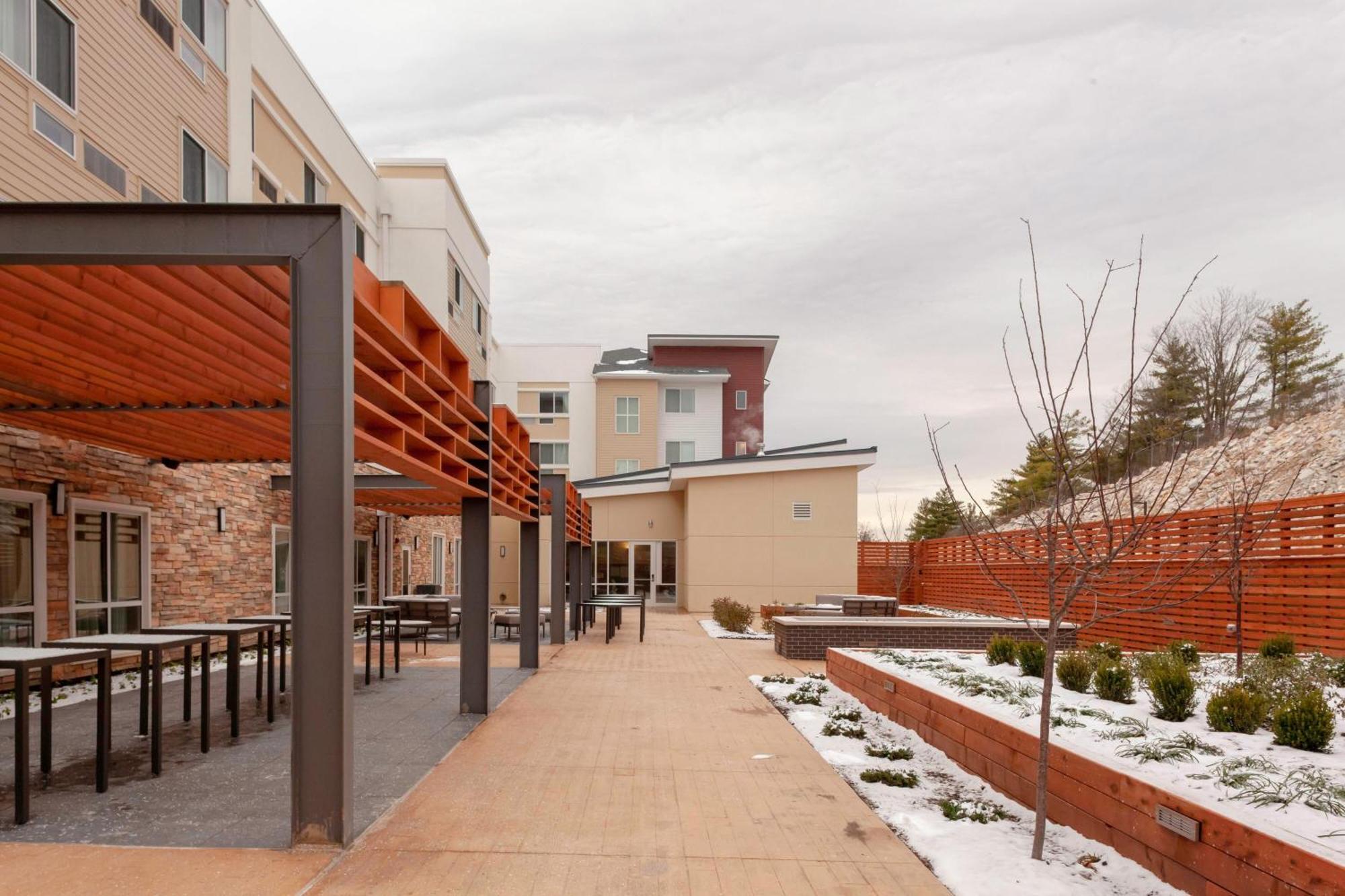 Courtyard By Marriott St. Louis West County Hotel Town and Country Exterior photo
